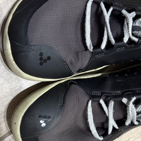 Vivo barefoot Black and Gray Men's Athletic Shoes - Picture 7 of 8